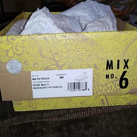 Mix No. 6 Petrova Platform Sandal Iridescent - Picture 9 of 9